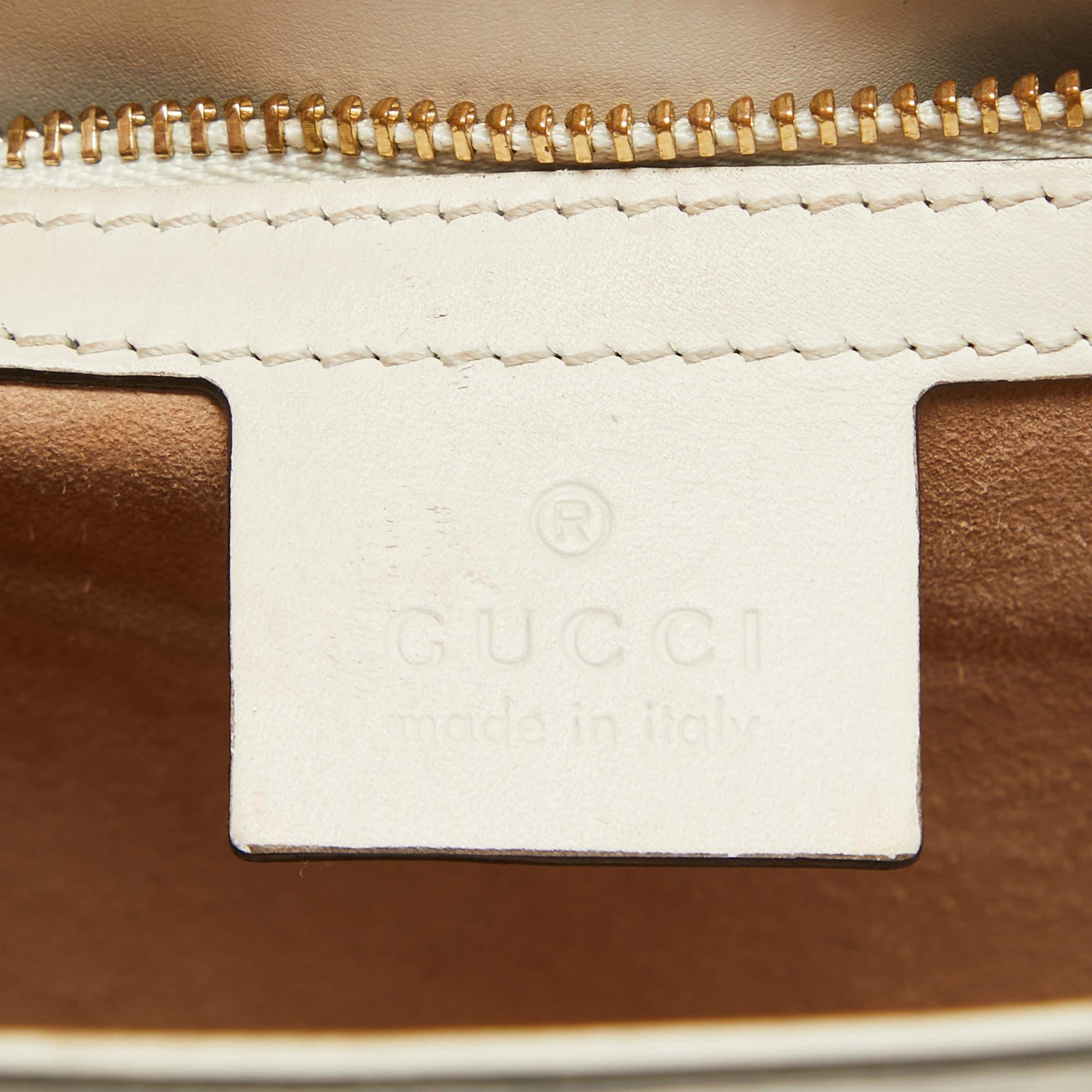 Gucci Off White Leather Small Web Sylvie Shoulder Bag In Good Condition For Sale In Dubai, Al Qouz 2