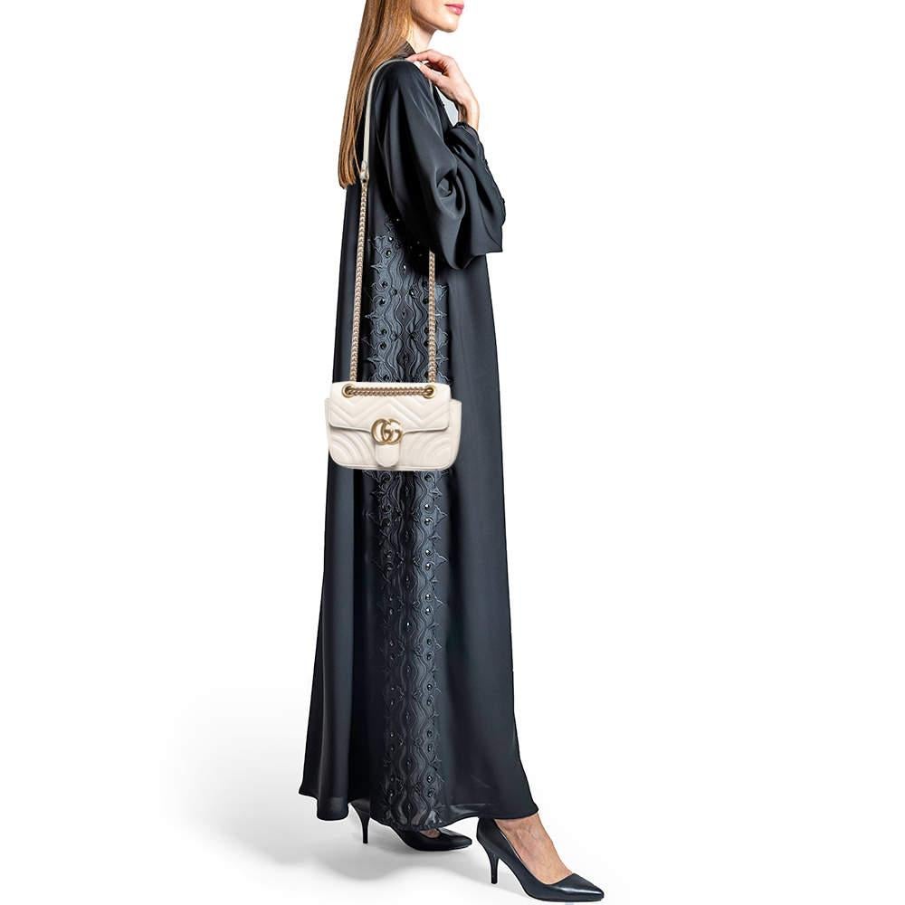 Gucci Off White Matelassé Leather Mini GG Marmont Shoulder Bag In Good Condition In Dubai, Al Qouz 2