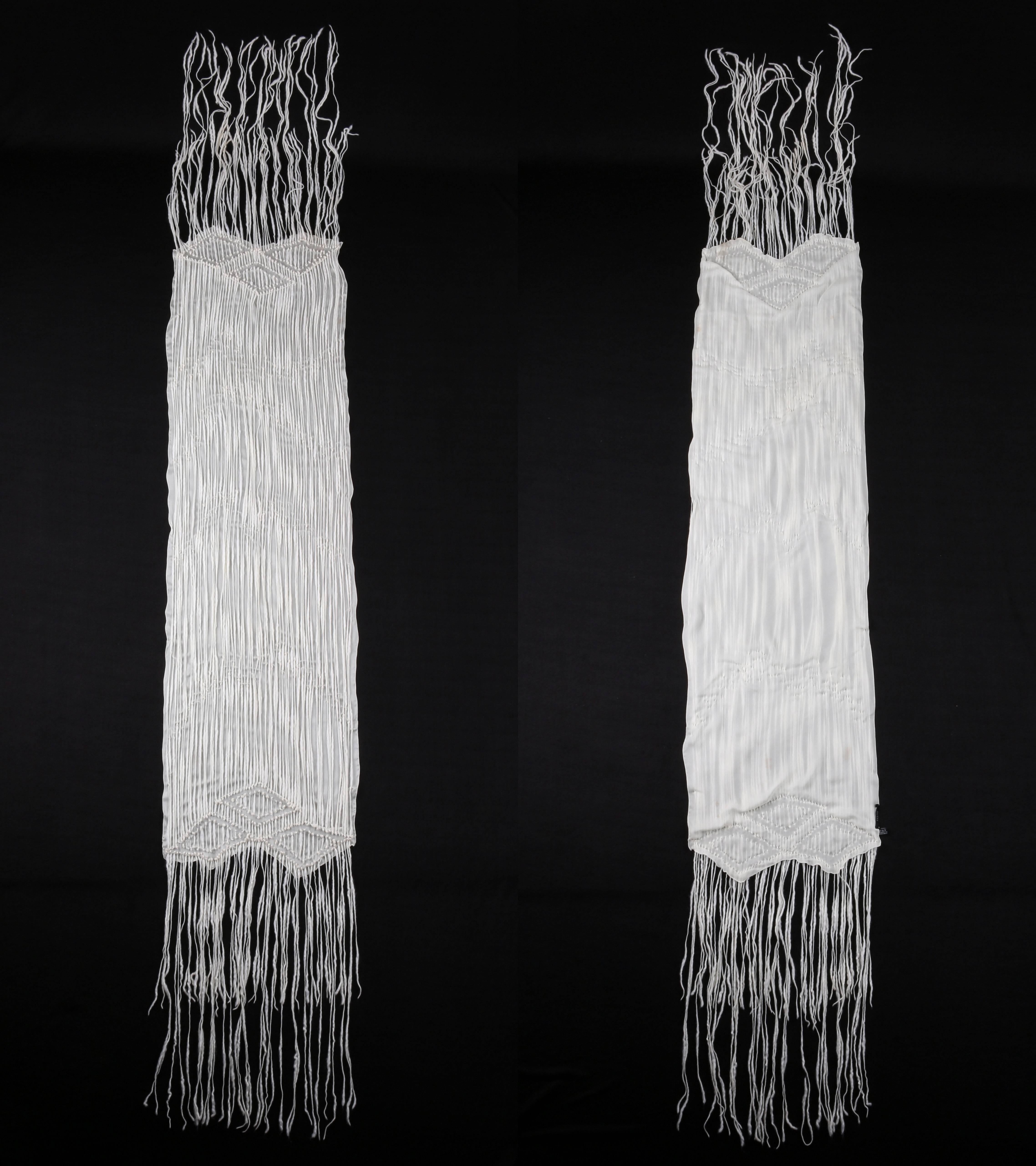 GUCCI Off White Raw Spun Wool Fringe Silk Chiffon Oblong X-Long Scarf Wrap  en vente 1