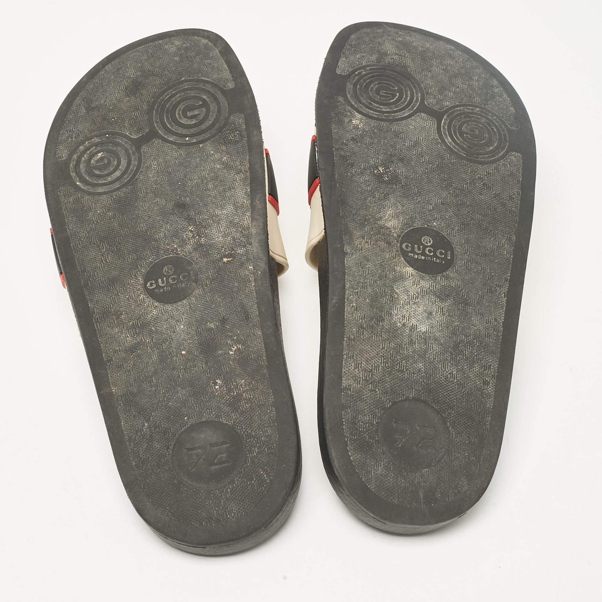 Gucci Off White Rubber Embossed Logo Slides Size 40 For Sale 1