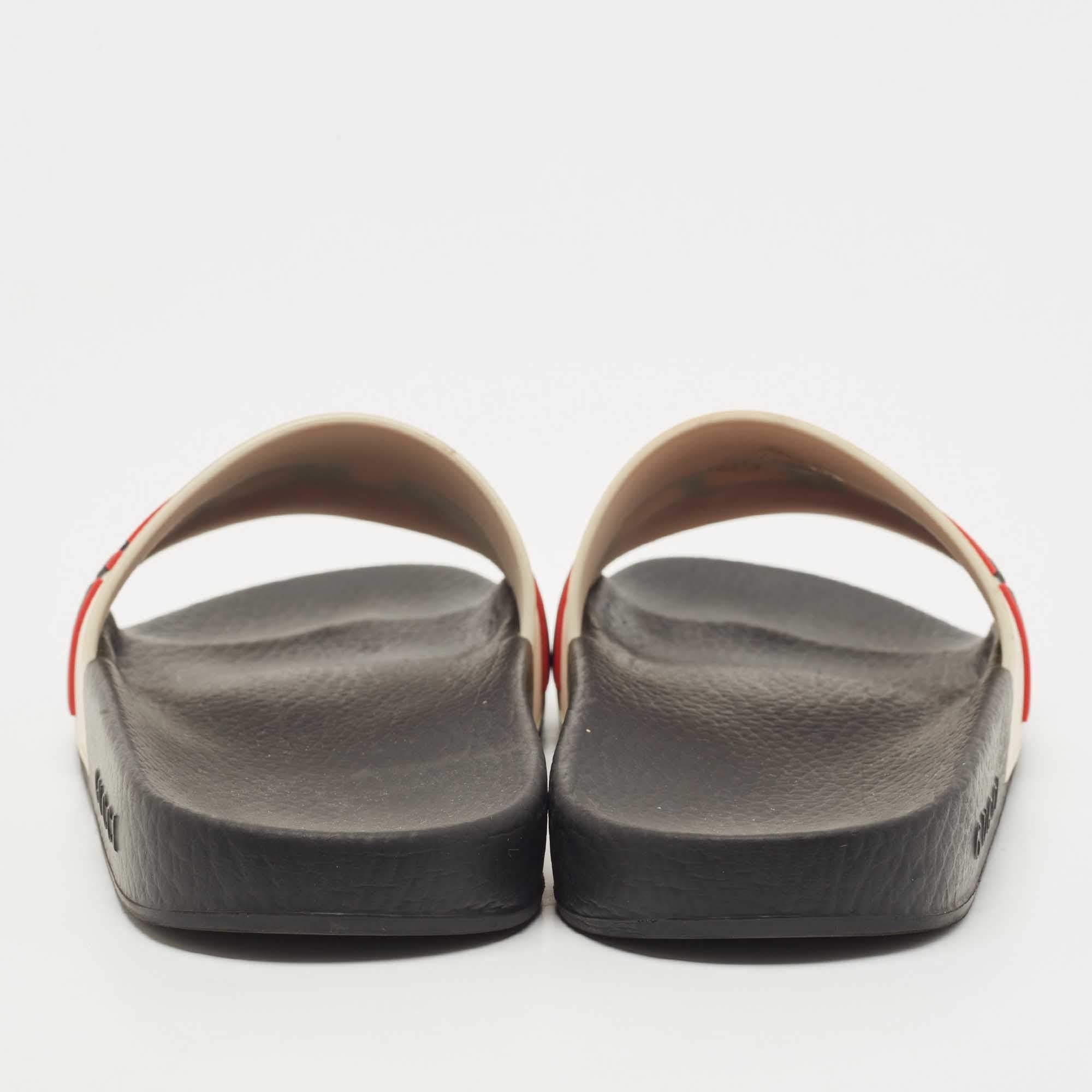 Women's Gucci Off White Rubber Logo Slides Size 38 For Sale