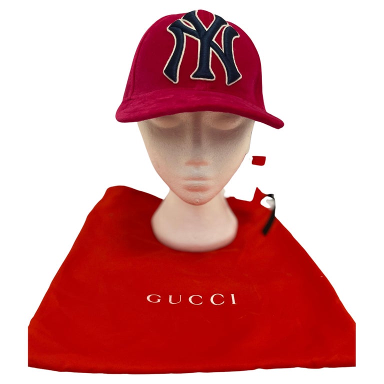 Gucci Official NY Yankee Baseball Cap 2018 NWT 55-59cm w/Dust Cover at  1stDibs | ny gucci hat, casquette gucci velour, casquette gucci ny