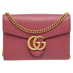 Gucci - Portefeuille GG Marmont en cuir rose ancien sur chaîne