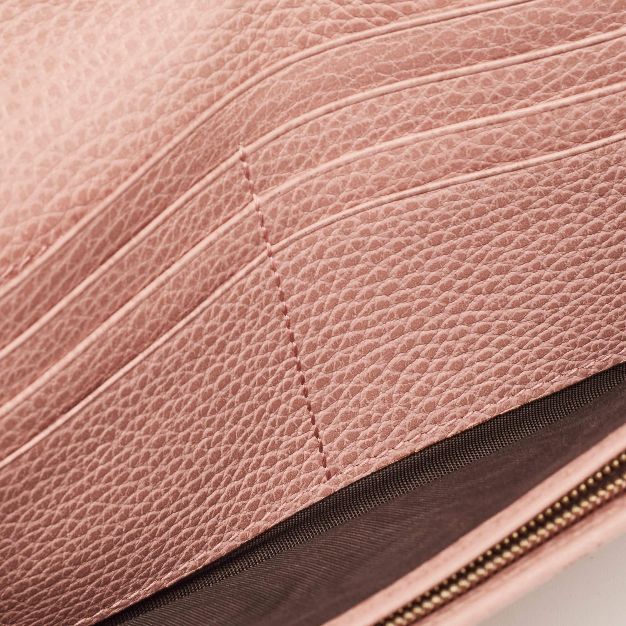Gucci  Portafoglio continentale Swing in pelle Old Rose In condizioni ottime in vendita a Dubai, Al Qouz 2