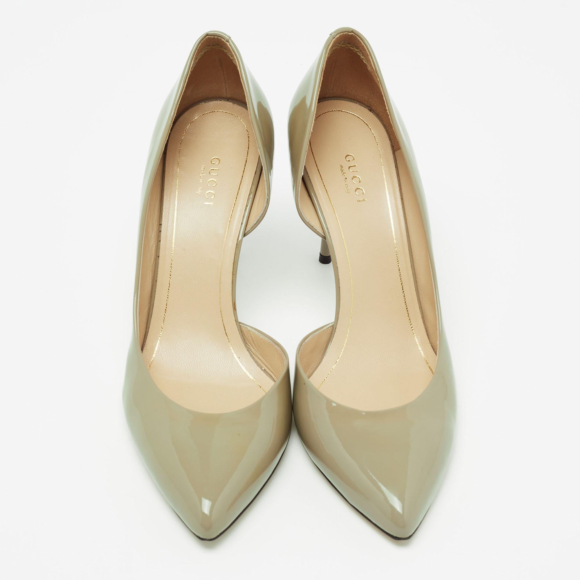 The expertly placed d'Orsay cut reflects the artistic construction of this pair of Gucci pumps. Made from patent leather, it is elegantly raised on 9cm heels and features leather insoles, covered counters, and comfortable soles.

Includes: Original