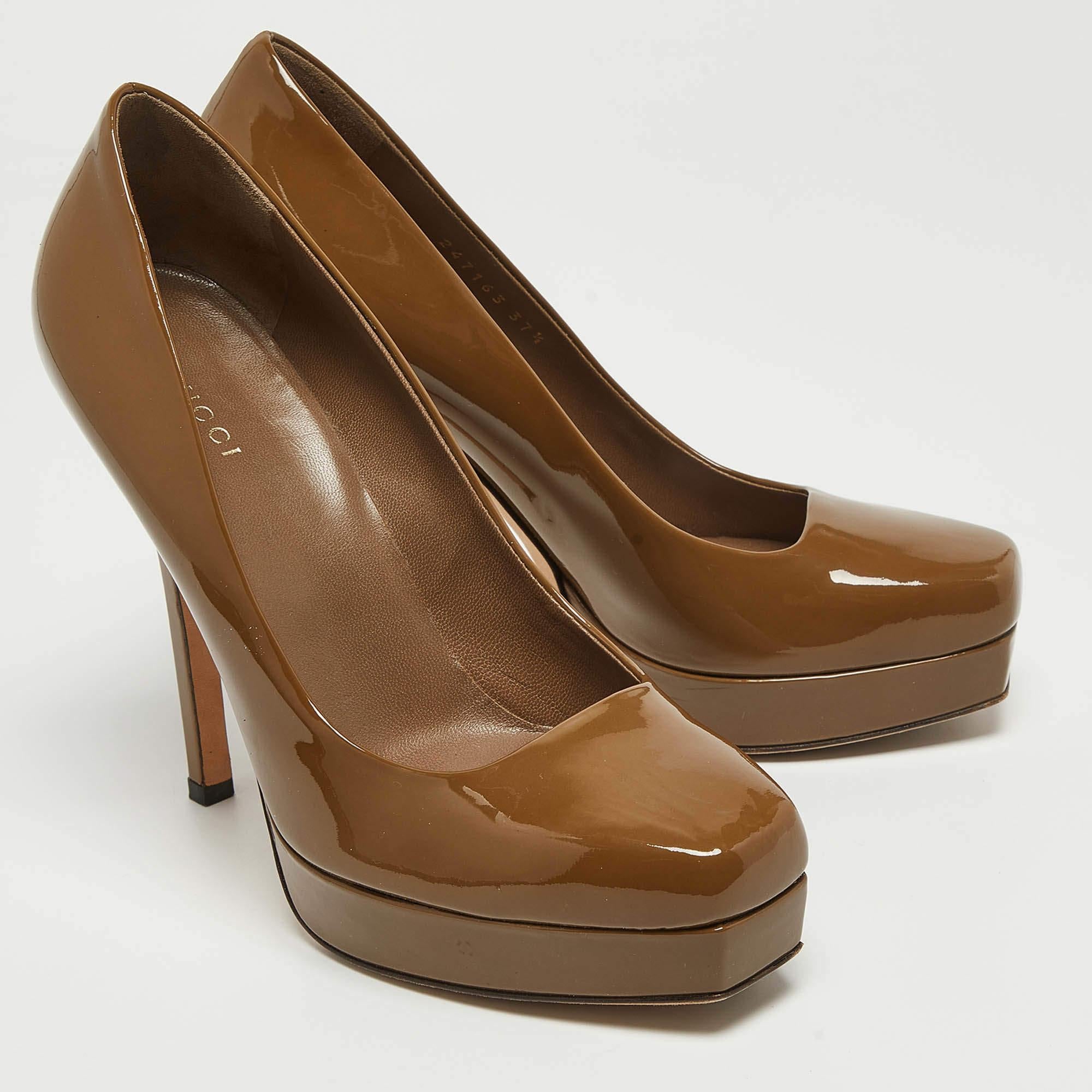Gucci Olive Green Patent Leather Platform Pumps Size 37.5 In Good Condition For Sale In Dubai, Al Qouz 2