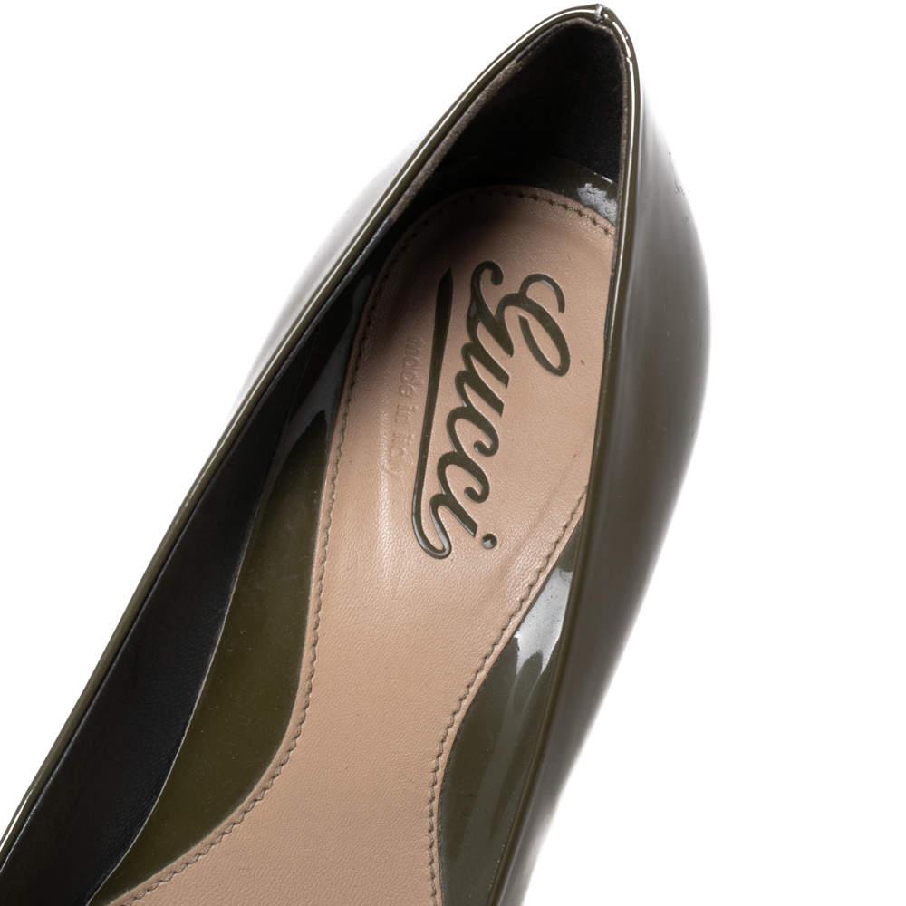 Women's Gucci Olive Green Patent Leather Platform Pumps Size 38 For Sale
