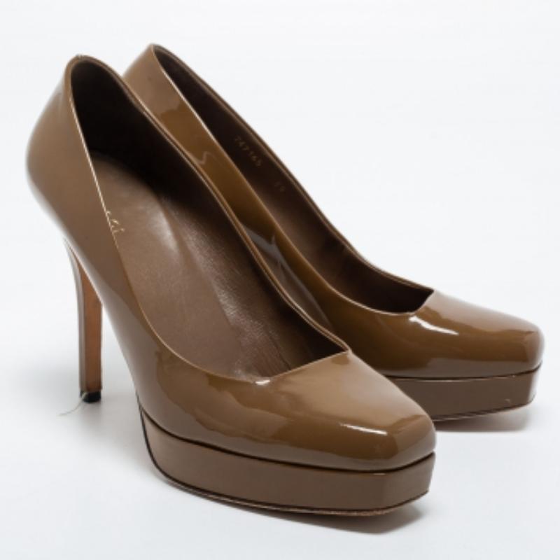 Gucci Olive Green  Patent Leather Tile Square Toe Platform Pumps Size 39 For Sale 1
