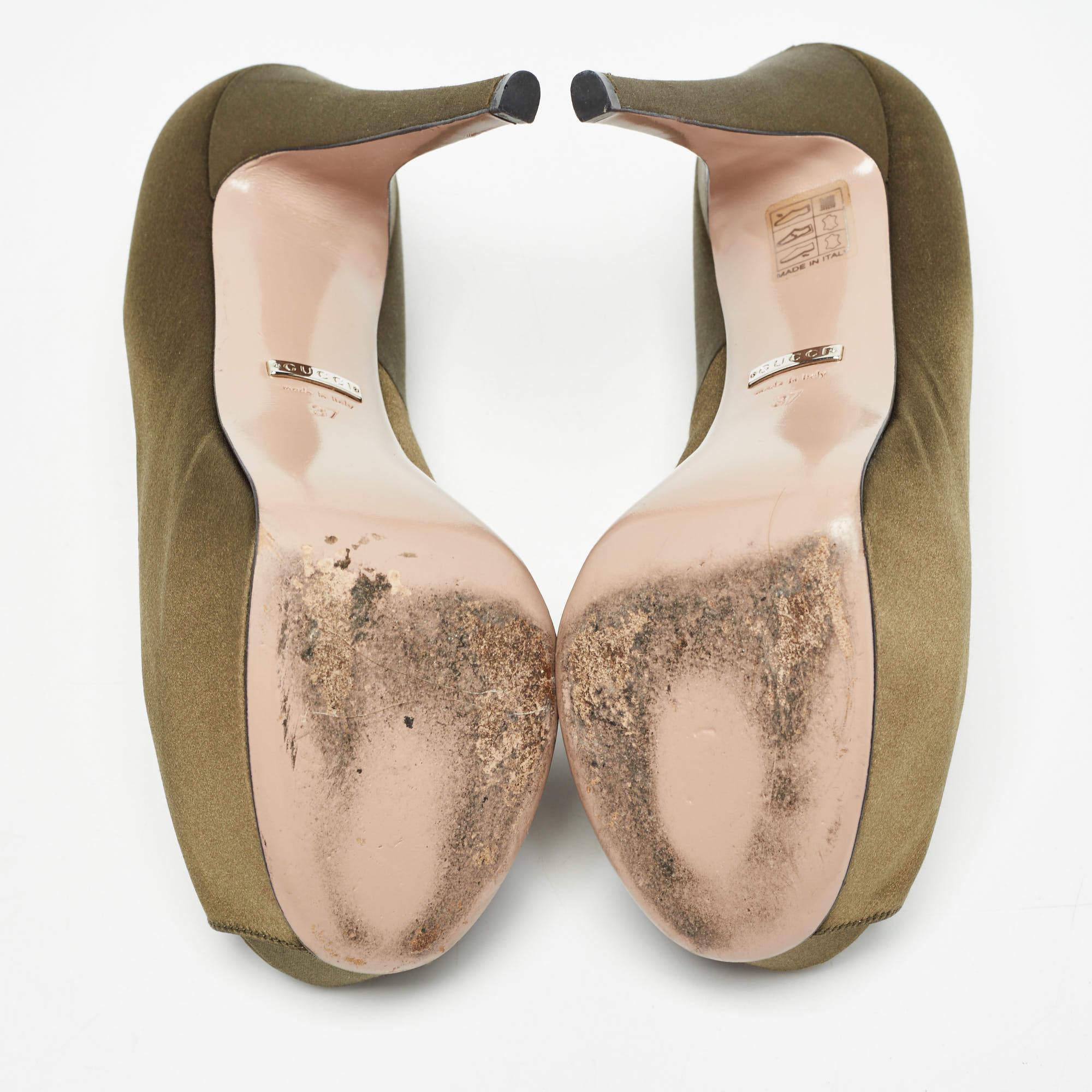 Gucci Olive Green Satin Peep Toe Platform Pumps Size 37 For Sale 1