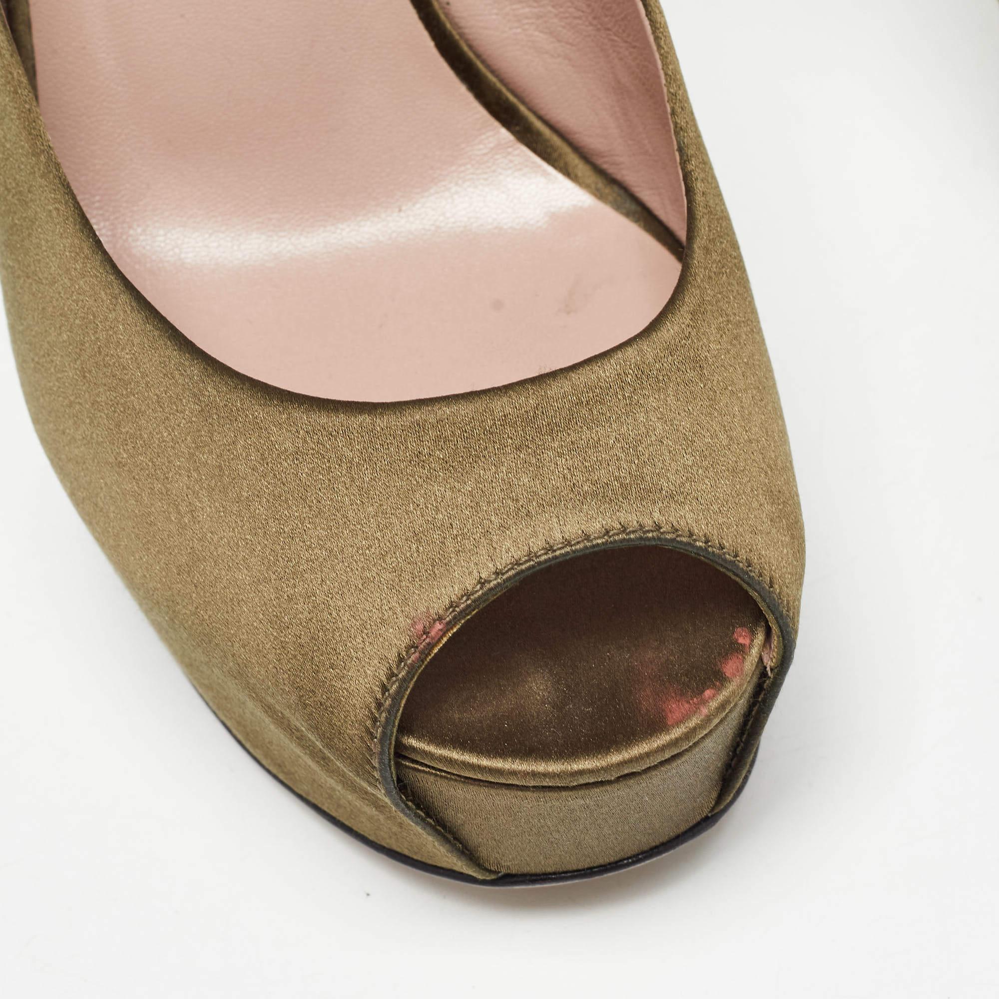 Gucci Olive Green Satin Peep Toe Platform Pumps Size 37 For Sale 2