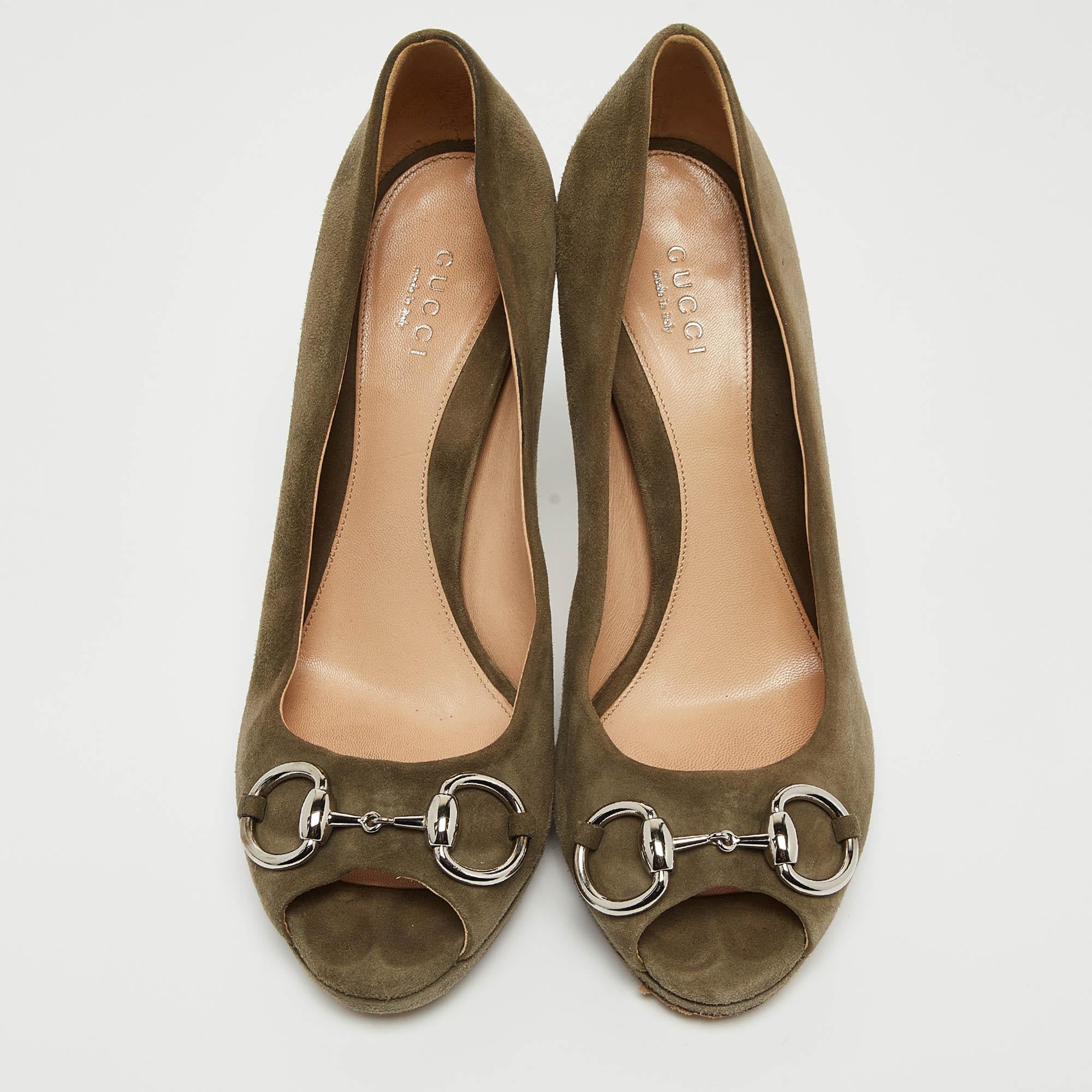 Marron Chaussures Hollywood neuves Gucci en daim vert olive, taille 37,5 en vente