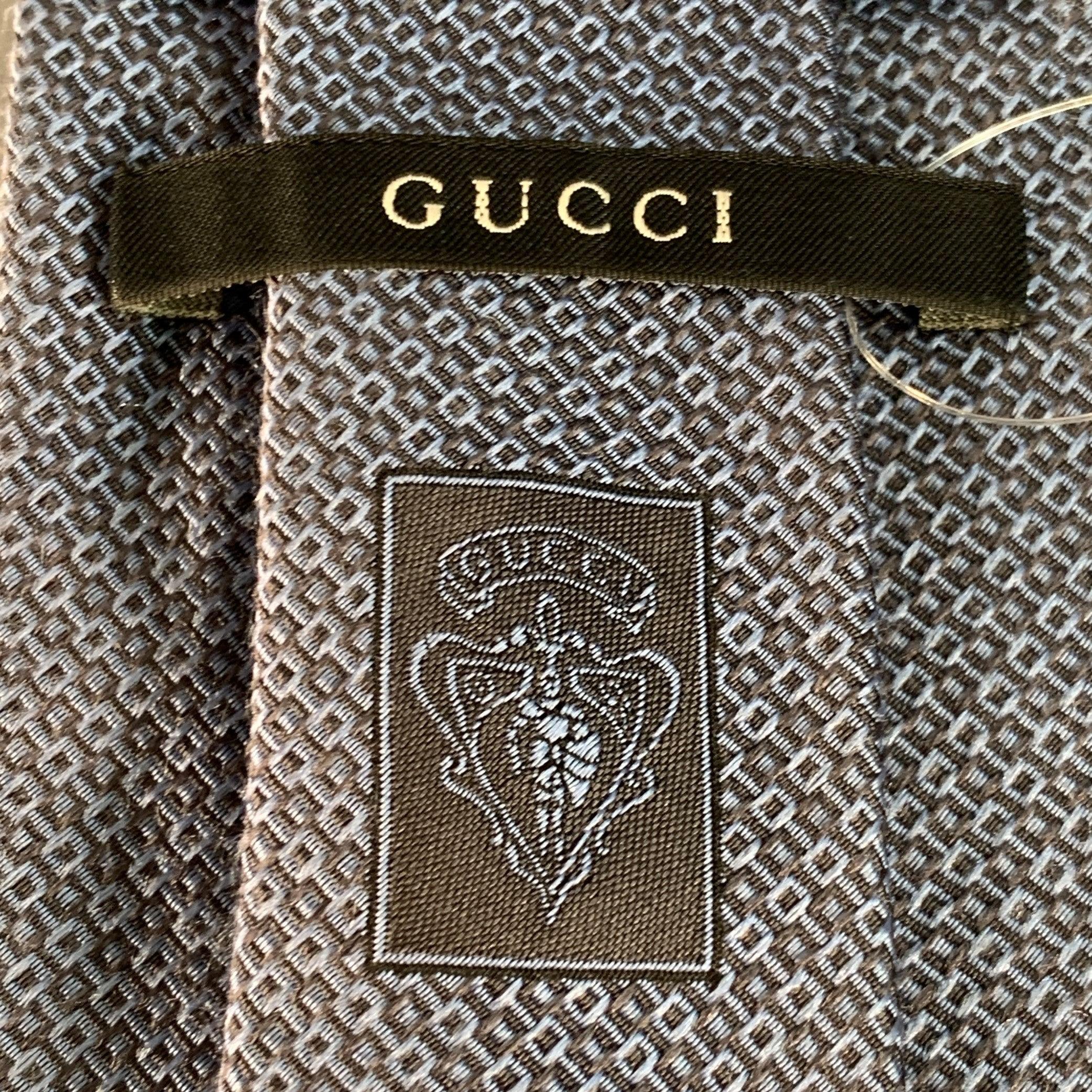 Gucci, cravatta in seta a scacchi blu e grigia in taglia unica In condizioni buone in vendita a San Francisco, CA