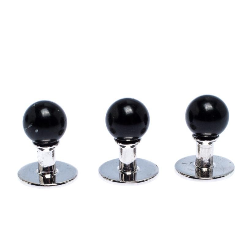 Gucci brings you an upbeat creation with this set of studs. The set consists of three studs made from 18k white gold featuring black onyx at the centre. Create a bold look with this smart set.

Includes: The Luxury Closet Packaging, Price Tag

