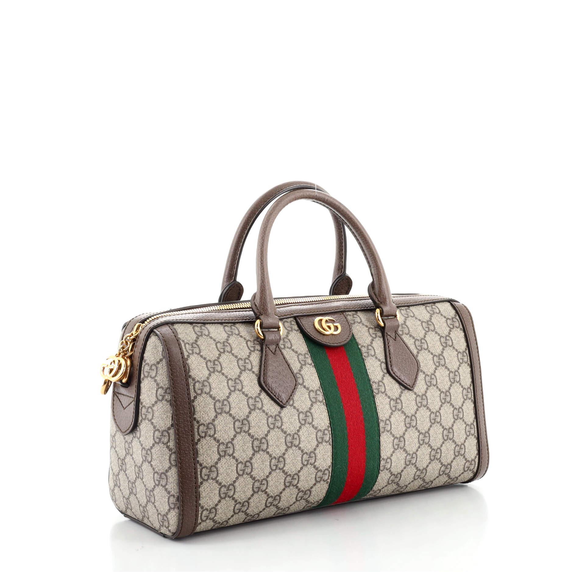 Condizioni: Molto buono. Odore all'interno. Pieghe sull'esterno e sul cinturino, piccole macchie all'interno, graffi sull'hardware.
Accessori: Con cinghia
Misure: Altezza 8