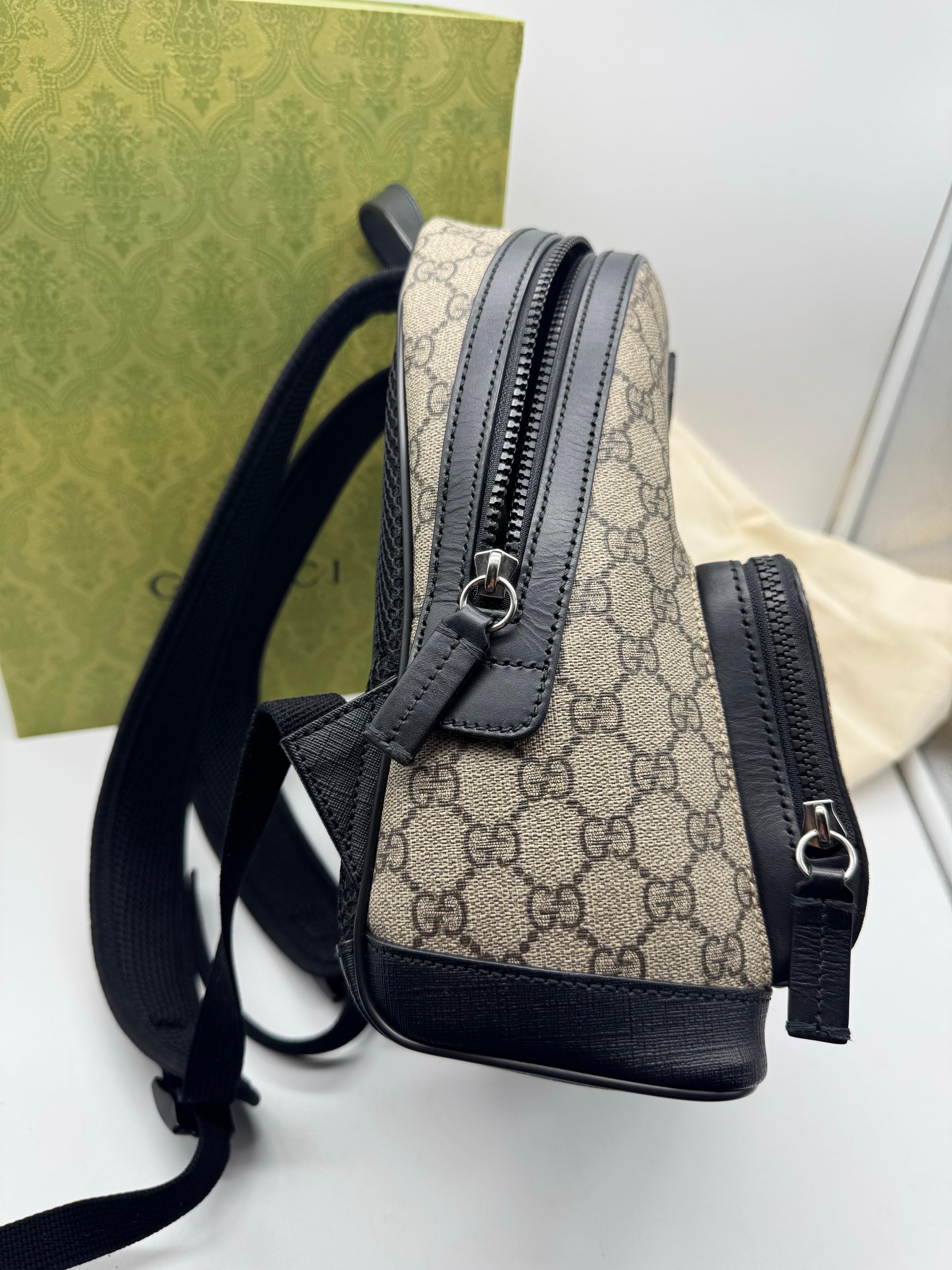 Gucci Ophidia Front Zipper Pocket Backpack
Monogram GG Supreme Beige/Black For Sale 5