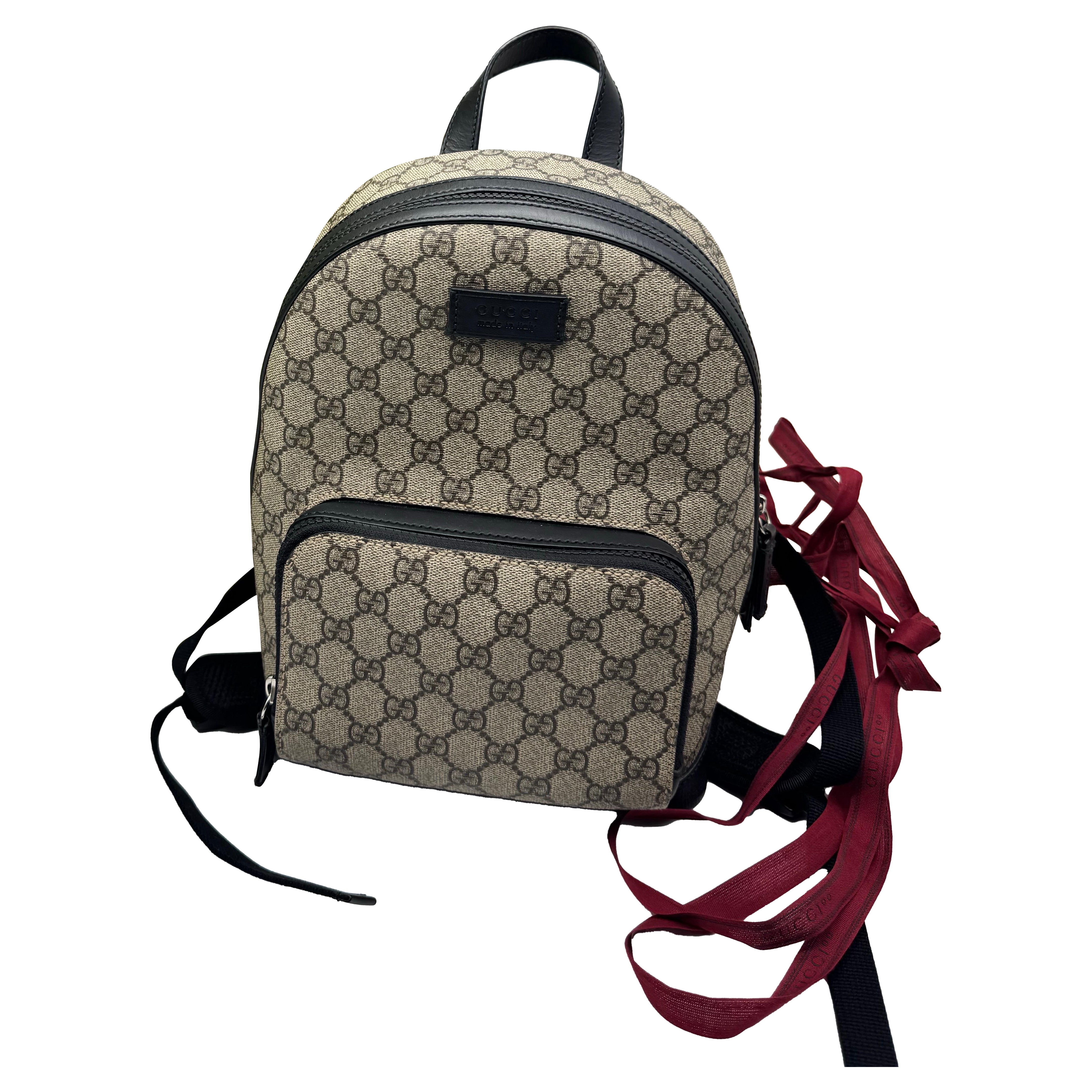 Gucci Ophidia Front Zipper Pocket Backpack
Monogram GG Supreme Beige/Black For Sale
