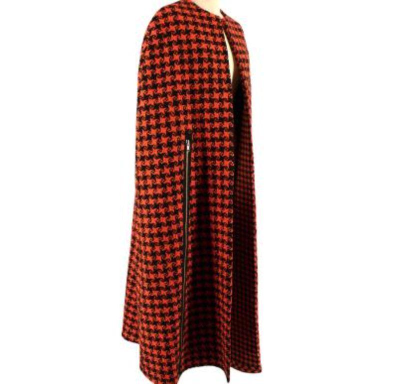 Gucci - Cape en laine Unicum pied-de-poule orange et noir Bon état - En vente à London, GB