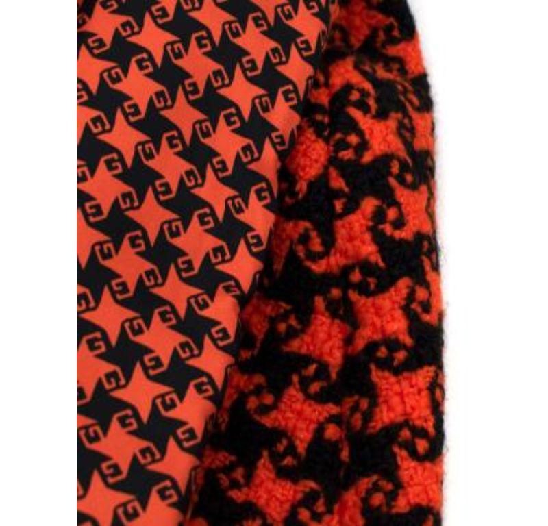 Gucci - Cape en laine Unicum pied-de-poule orange et noir en vente 4