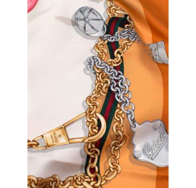 Gucci - Foulard en soie imprimé de breloques orange Excellent état - En vente à London, GB