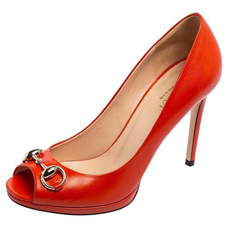 Gucci Red Leather Aneta Pointed Toe Pumps Size 37.5 For Sale at 1stDibs
