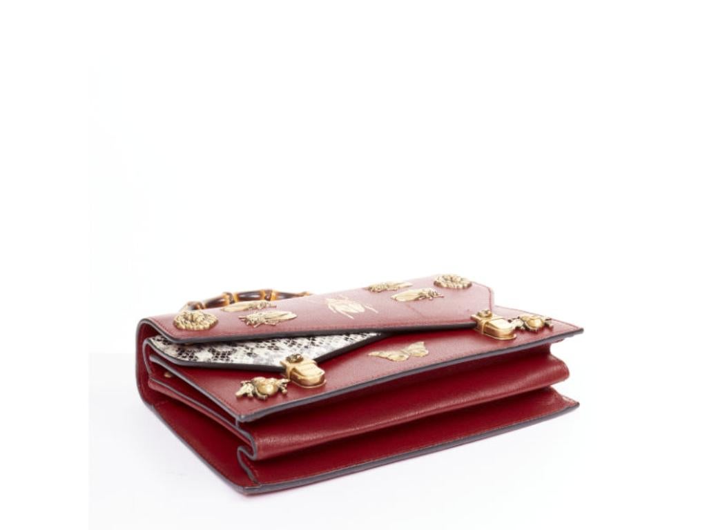 GUCCI Ottilia Bamboo Top Handle red gold insect embellished bag en vente 1