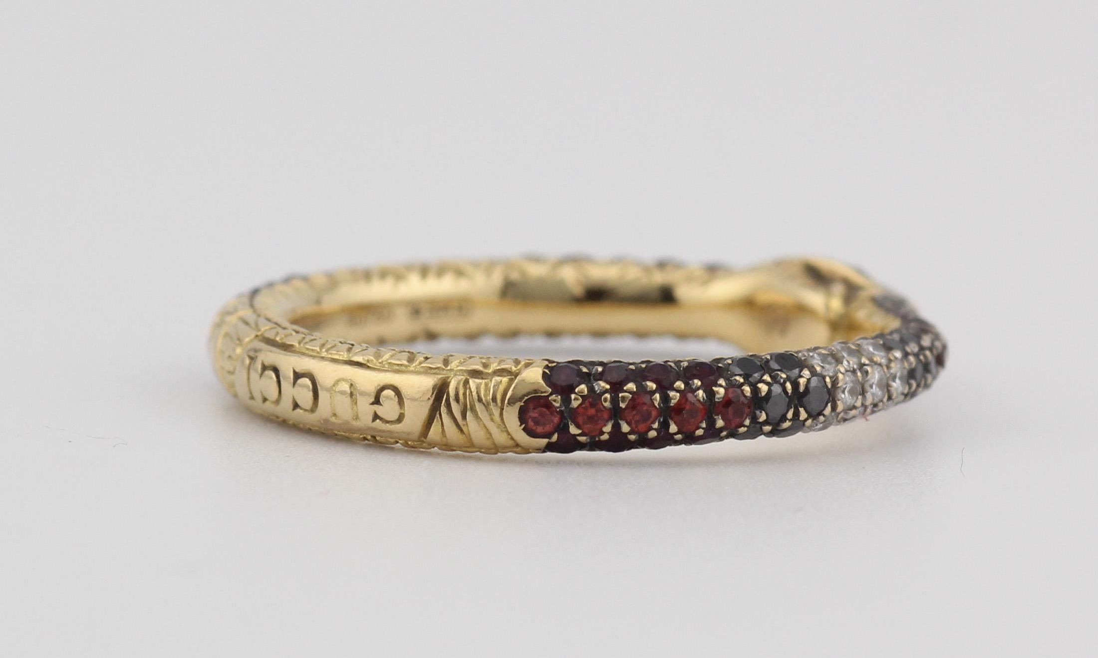 Gucci Ouroboros Gemstone 18K Yellow Gold Kingsnake Band Ring Size 5 In Good Condition For Sale In Bellmore, NY