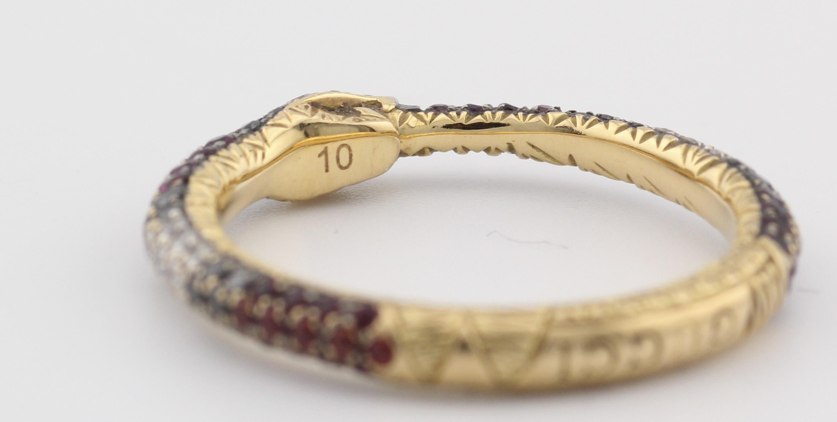 Gucci Ouroboros Gemstone 18K Yellow Gold Kingsnake Band Ring Size 5 For Sale 4