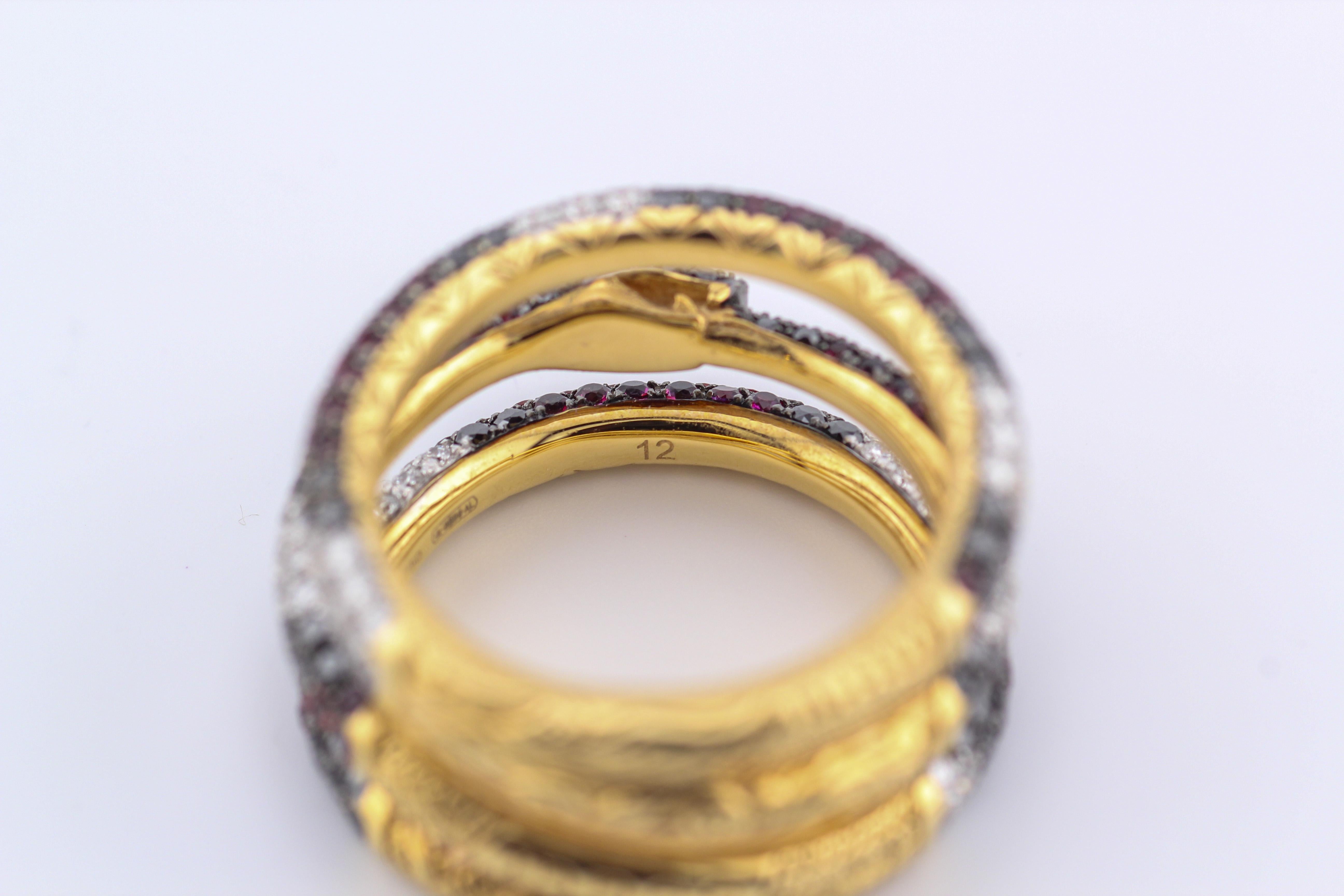 Gucci Ouroboros Gemstone 18k Yellow Gold Kingsnake Three Band Ring Size 6 For Sale 2