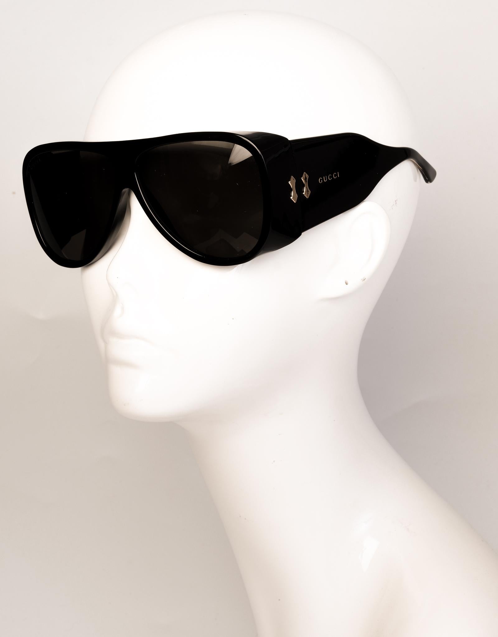 Gucci oversized Aviator Sunglasses GG0149S In Excellent Condition In Montreal, Quebec