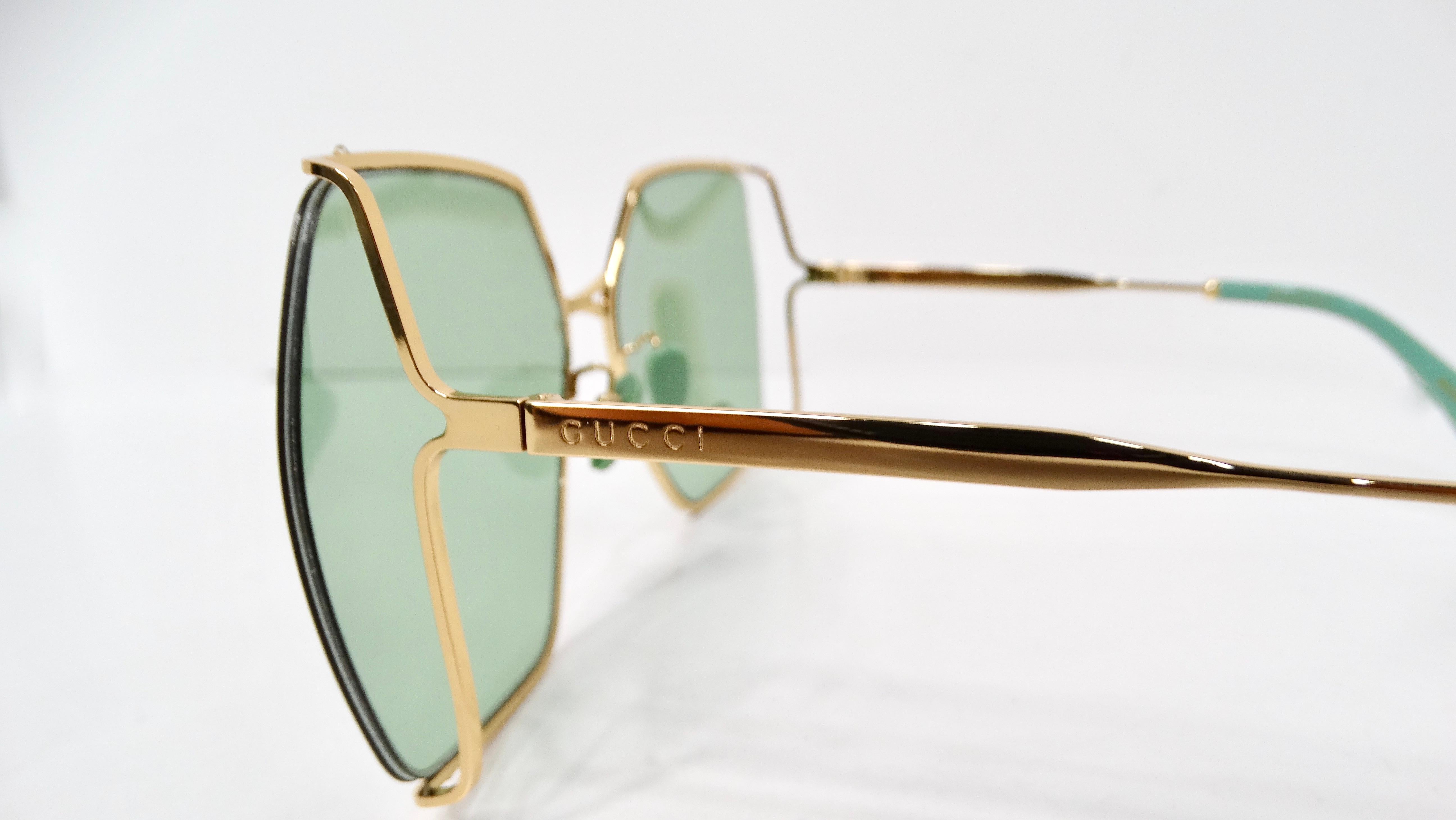 Gucci Oversized Green With Gold-Tone Metal Frame GG Logo Sunglasses In Good Condition For Sale In Scottsdale, AZ