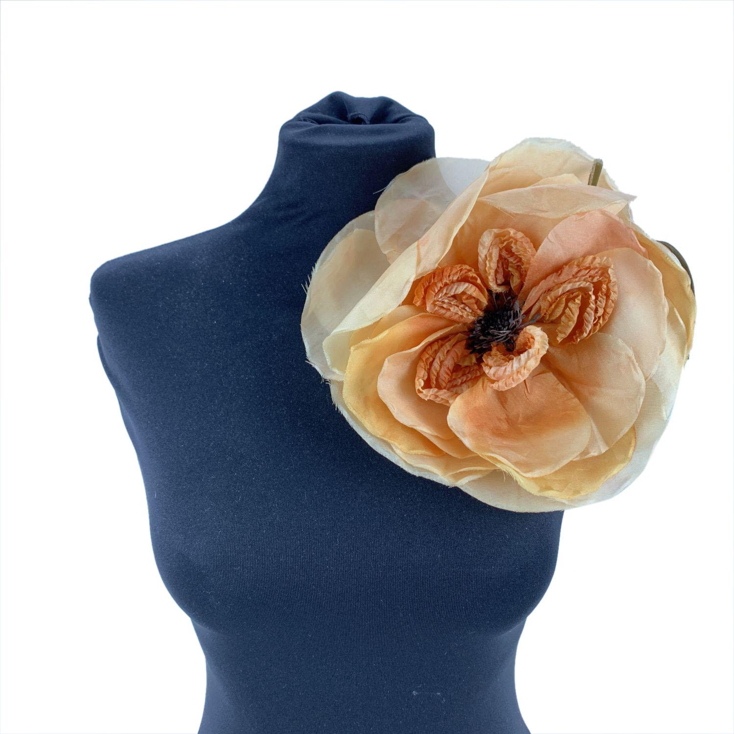 gucci silk flower brooch