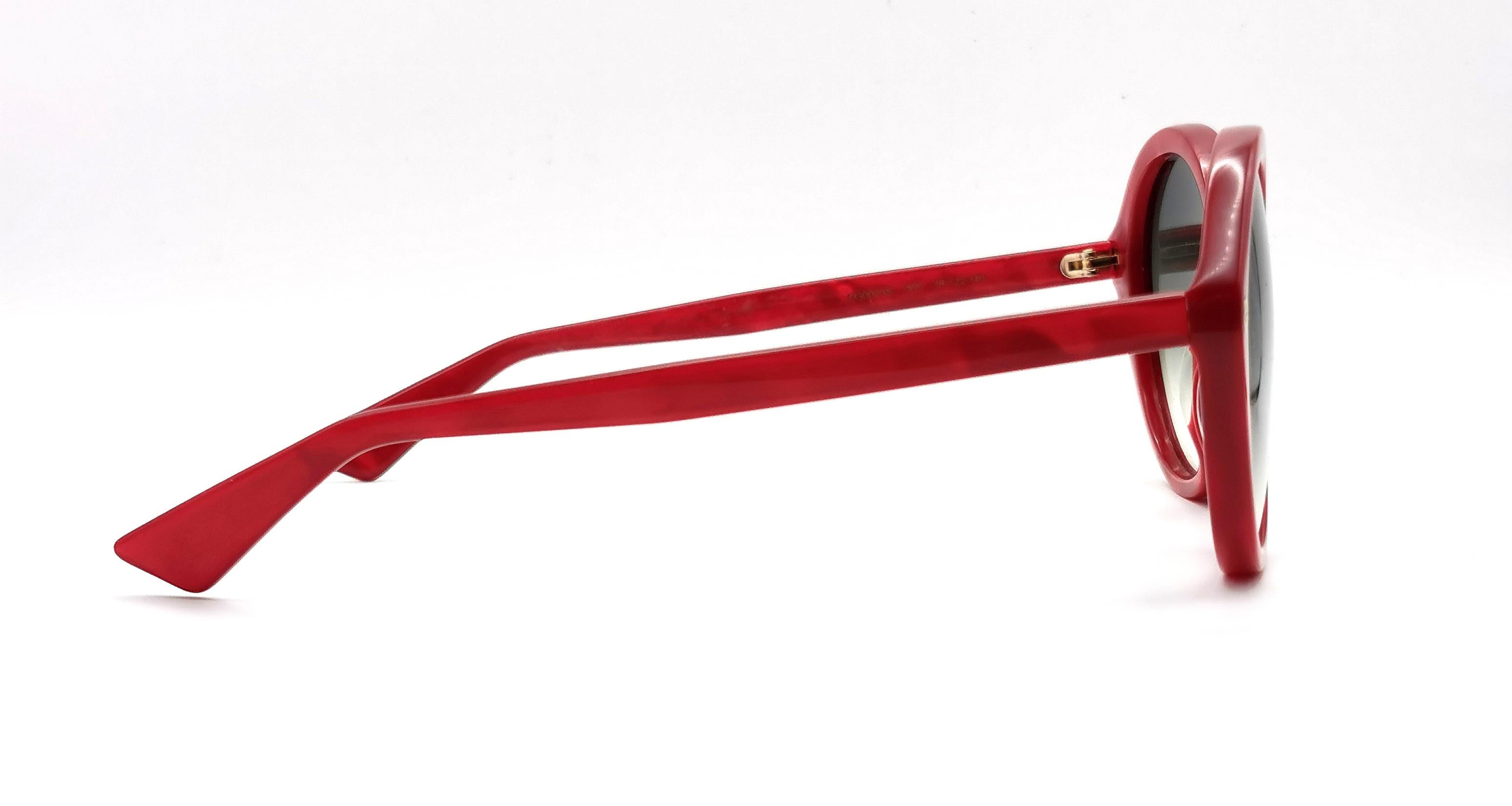 Lunettes de soleil surdimensionnées Gucci, rouge et or. Abeille 8