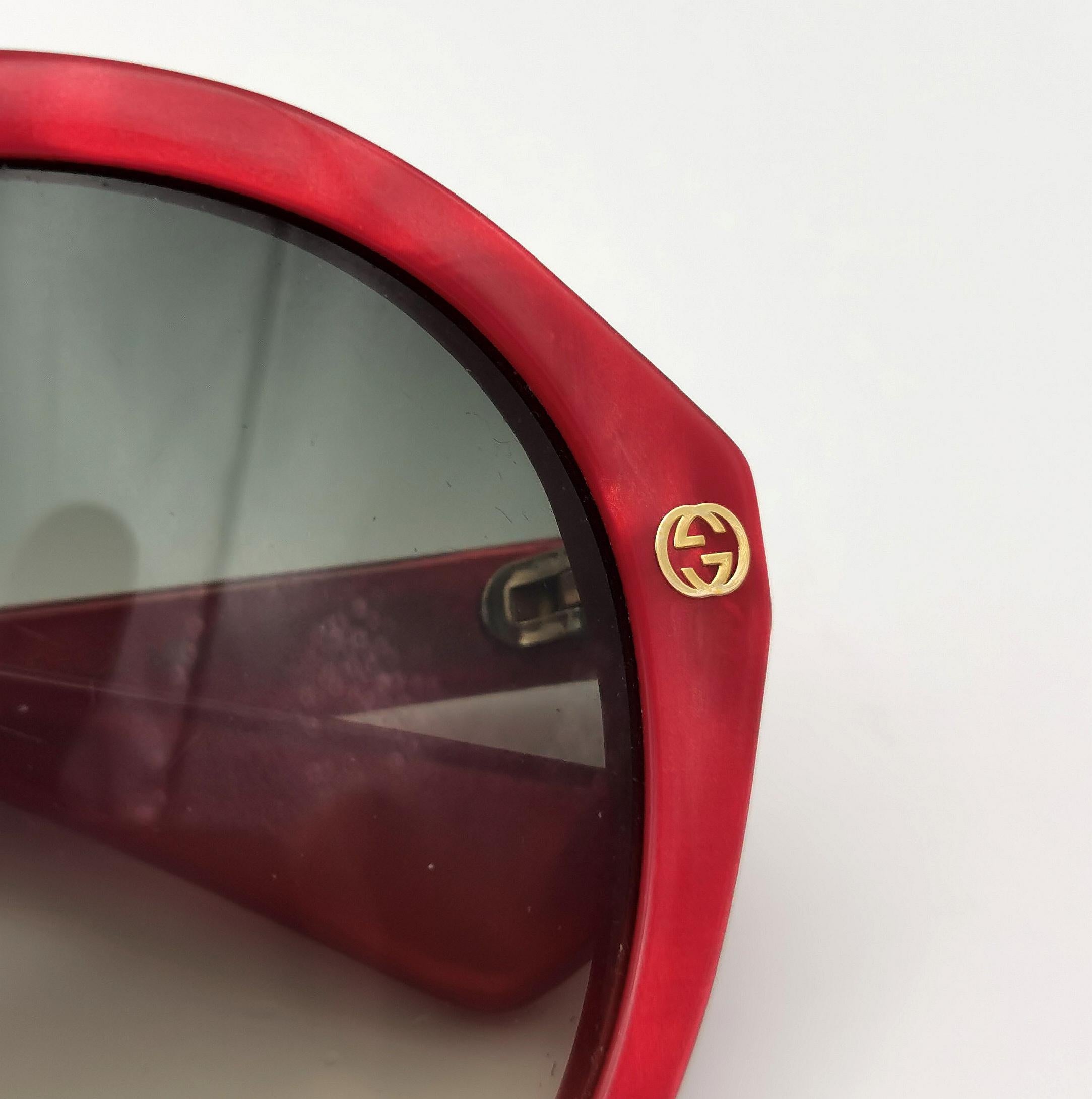 Lunettes de soleil surdimensionnées Gucci, rouge et or. Abeille 1