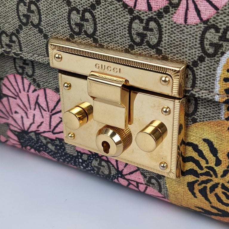 Gucci Padlock Chain Brown Gg Supreme Canvas Bengal Tiger Shoulder Bag at 1stDibs