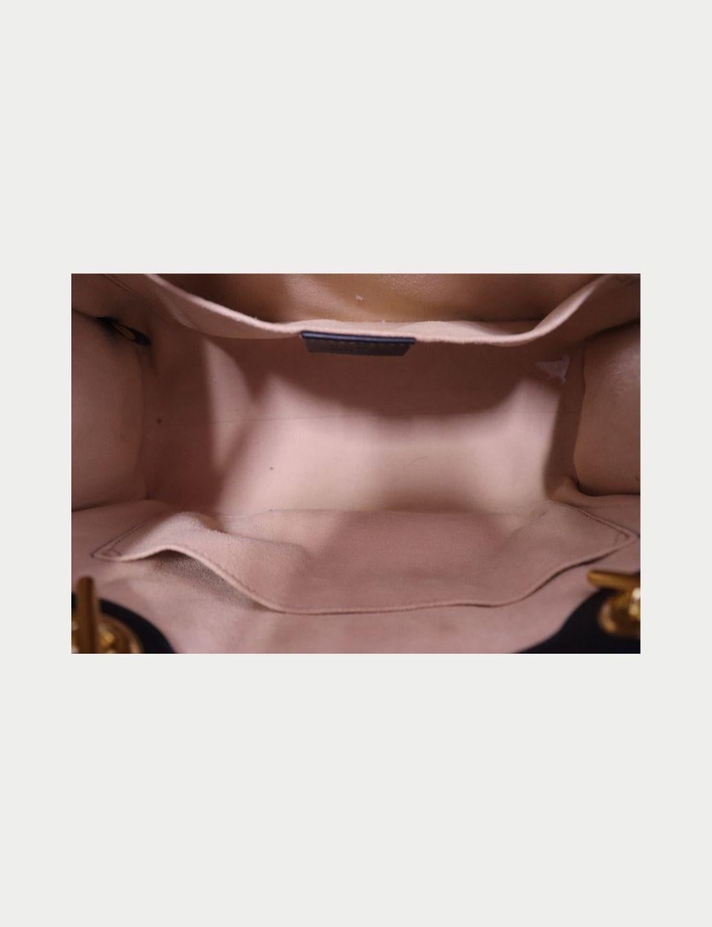 Gucci Padlock GG Supreme Bee Motif Shoulder Bag Pour femmes en vente