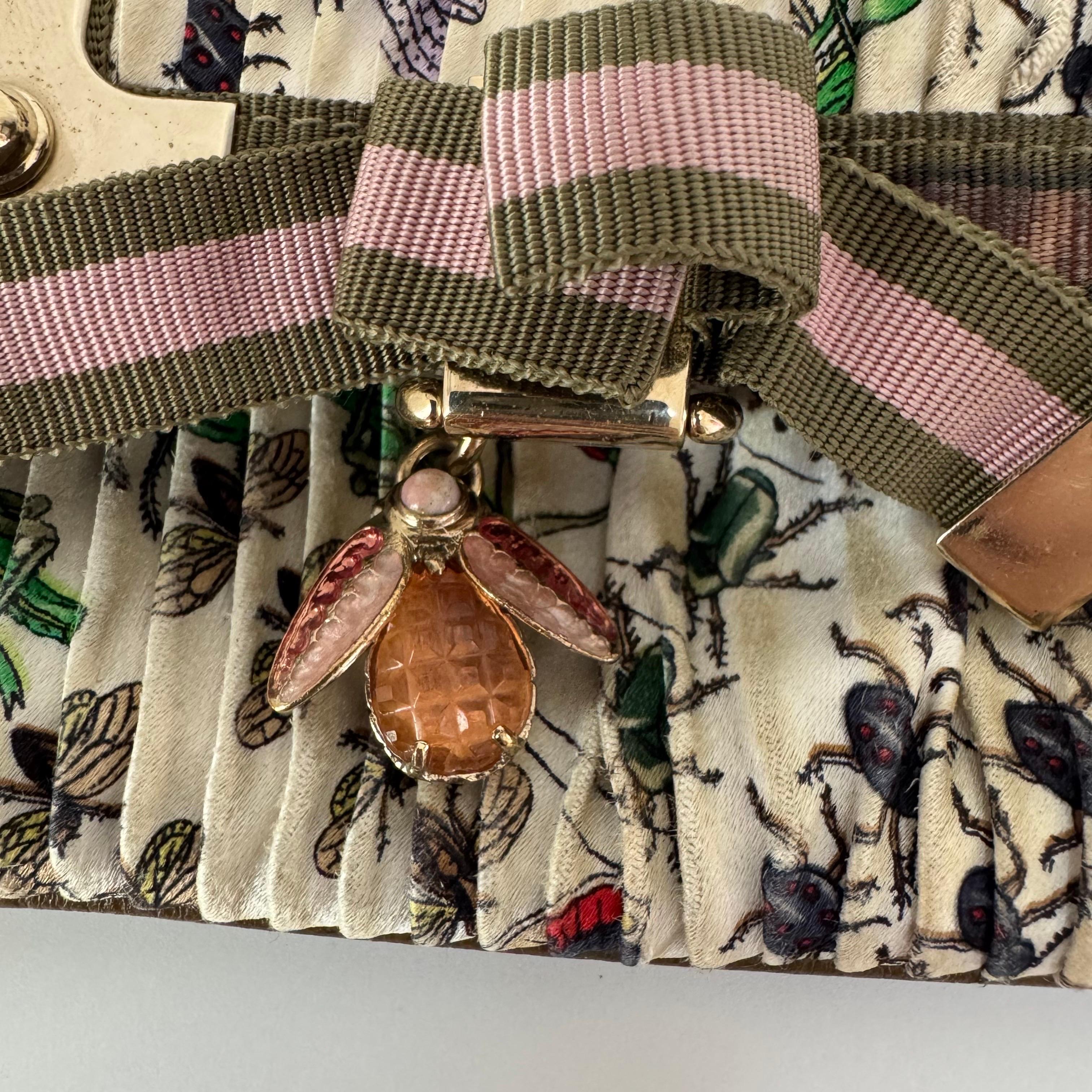 Gucci Padlock Silk Chain Shoulder Bag White Floral with Bee Charm For Sale 1