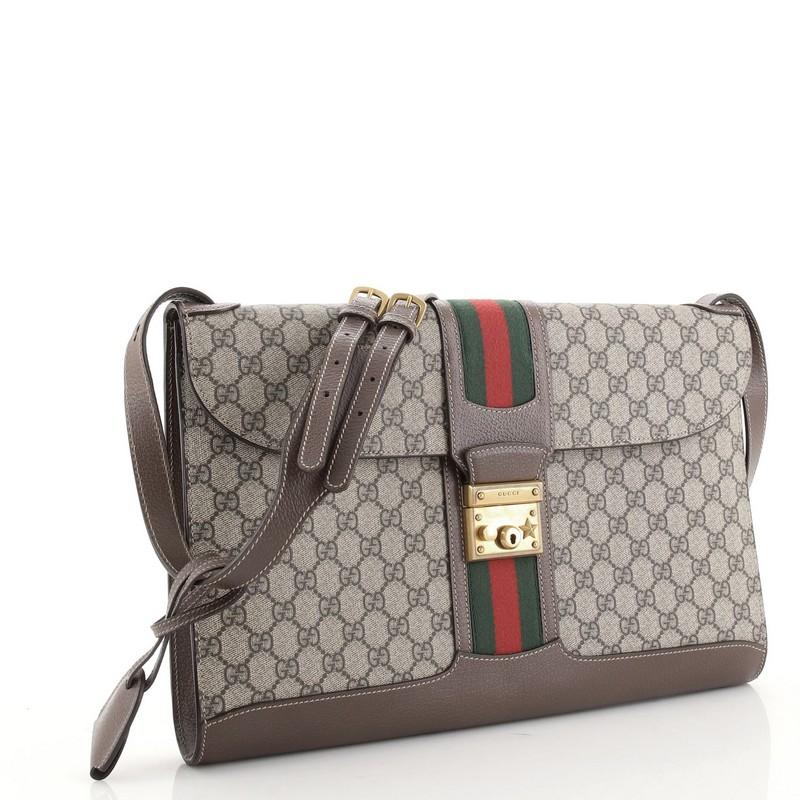 Condition : Excellent. Usure mineure sur les coins de la base et à l'intérieur, éraflures sur le matériel.
Accessoires : Clés, Clochette, Avec Strap
Mesures : Hauteur 10,5