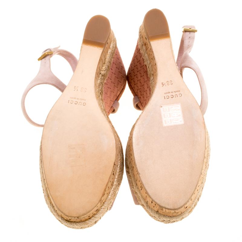 Gucci Pale Pink Suede Hollie Espadrille Wedge Sandals Size 38.5 In Good Condition In Dubai, Al Qouz 2
