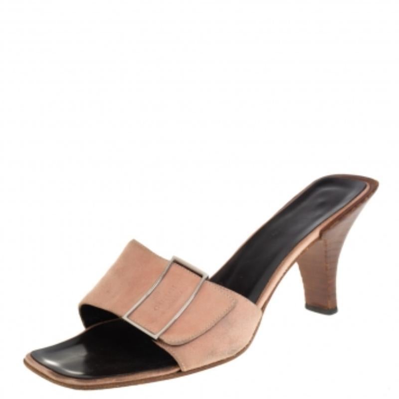 Gucci Pale Pink Suede Vintage Square Toe Slide Sandals Size 37.5 In Fair Condition For Sale In Dubai, Al Qouz 2