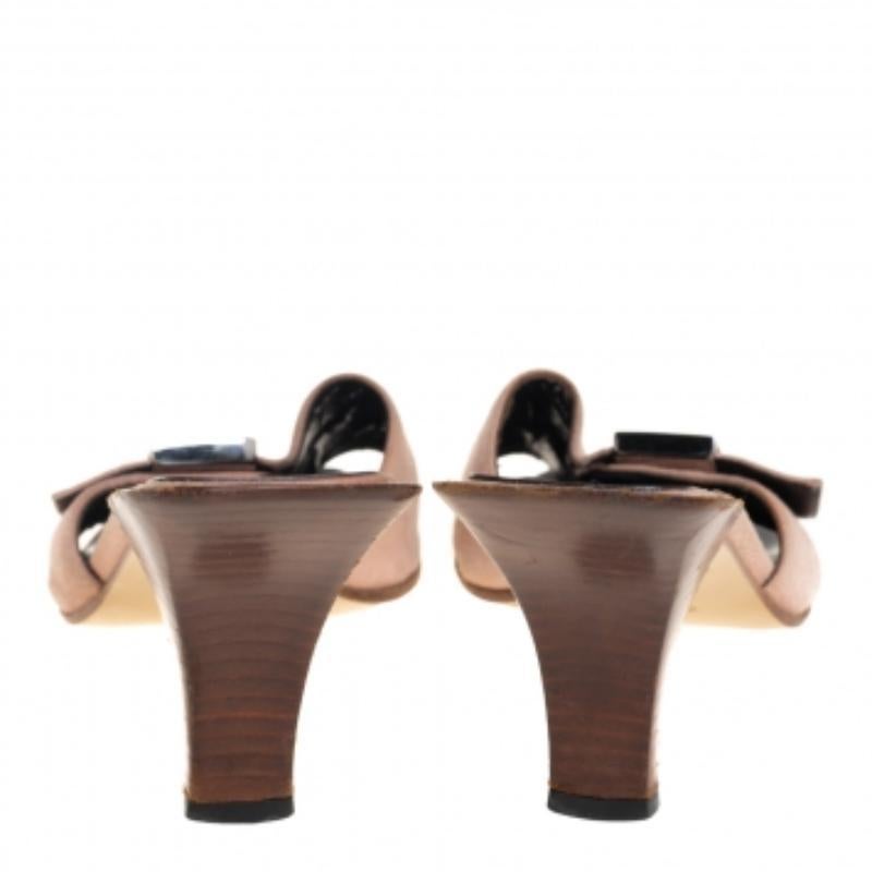 Gucci Pale Pink Suede Vintage Square Toe Slide Sandals Size 37.5 For Sale 1