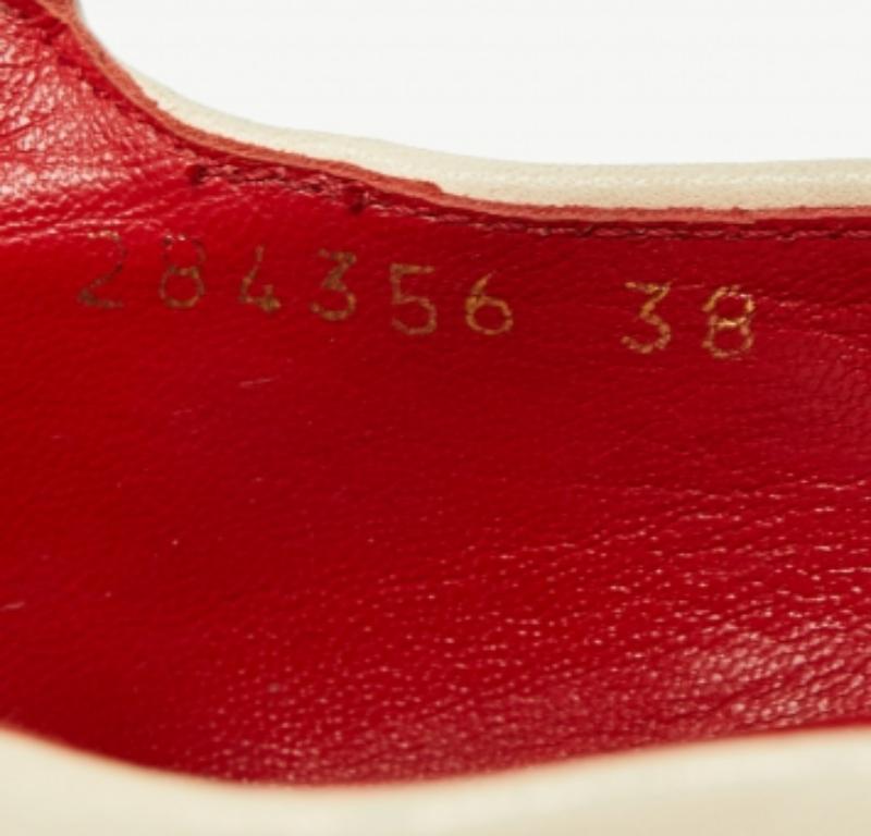 Gucci brings forth an amazing style in the form of these shoes that impart a stylish look to your ensemble. Designed to be durable as well, these wedge heels have been created using long-lasting materials.