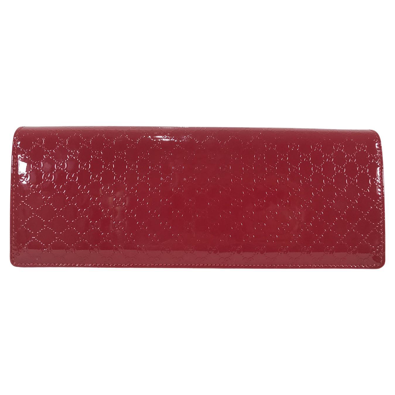 GUCCI Patent Microguccissima Small Broadway Clutch in Burgundy 