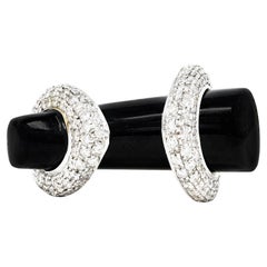 Gucci Pavé Diamond Carved Onyx 18 Karat White Gold Vintage Horsebit Ring