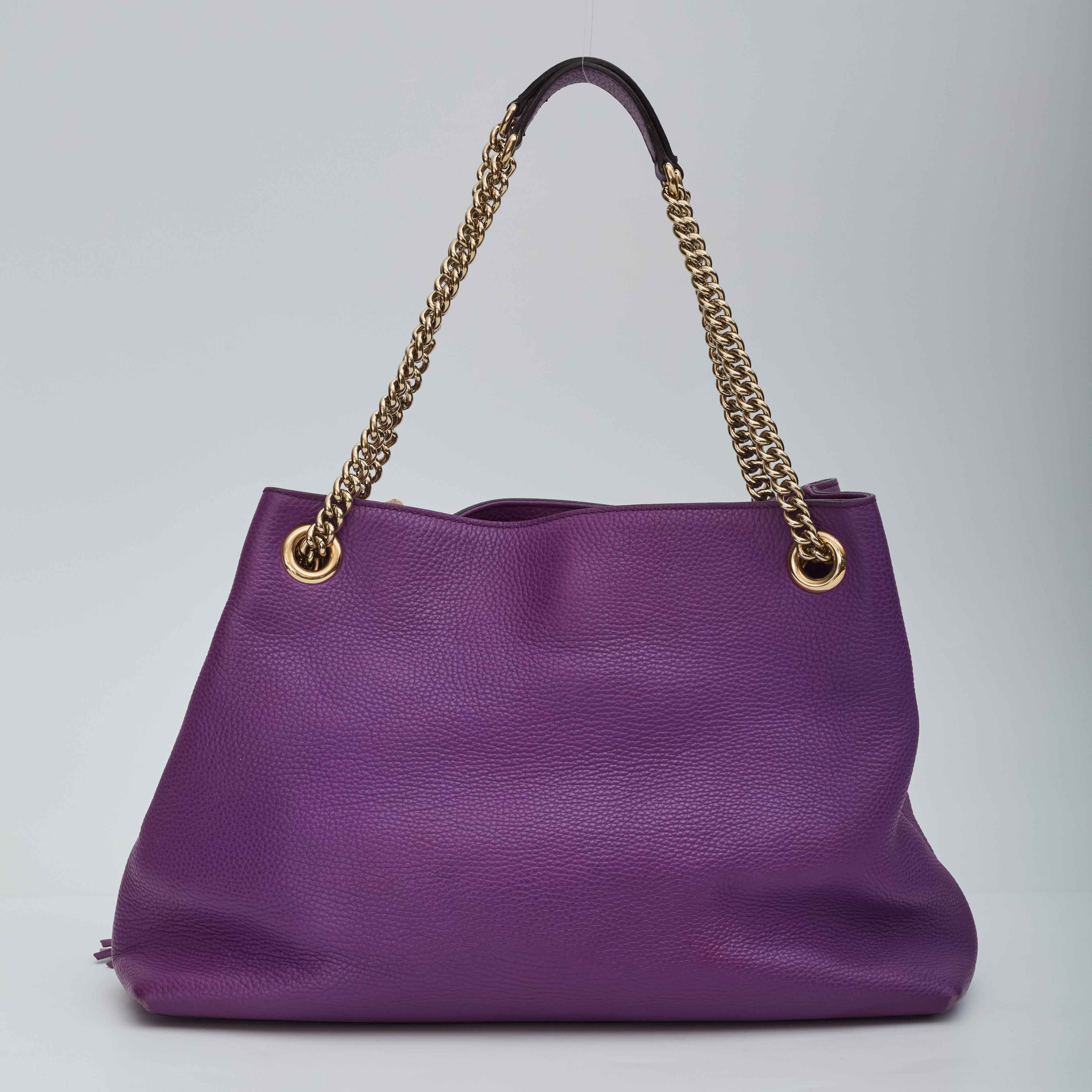 Gucci Pebbled Calfskin Purple Soho Chain Shoulder Bag Medium In Good Condition For Sale In Montreal, Quebec