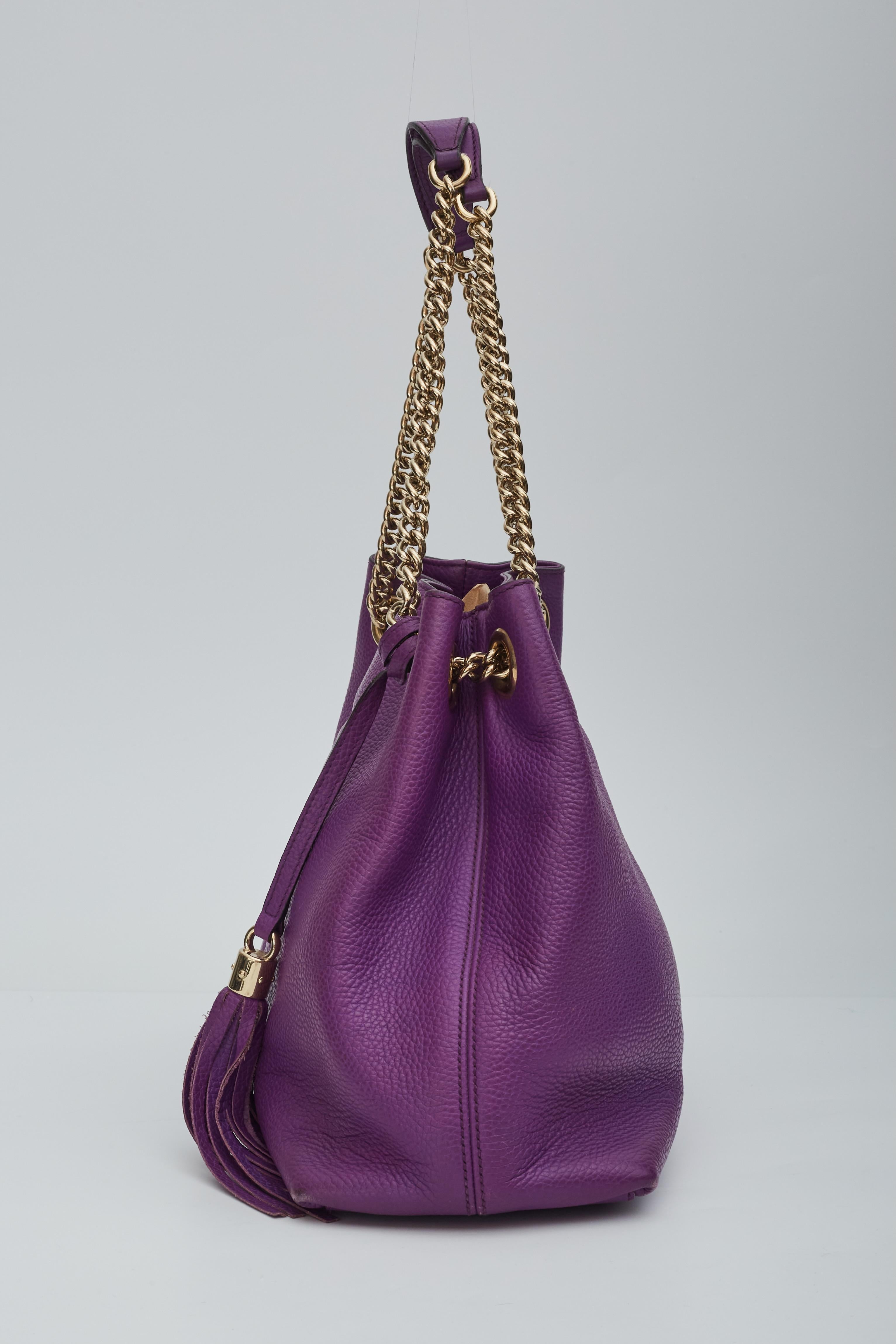 Women's Gucci Pebbled Calfskin Purple Soho Chain Shoulder Bag Medium For Sale