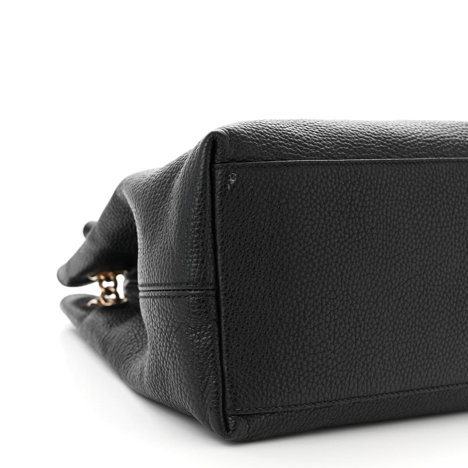 Gucci Pebbled Calfskin Black Soho Chain Shoulder Bag Medium For Sale 1