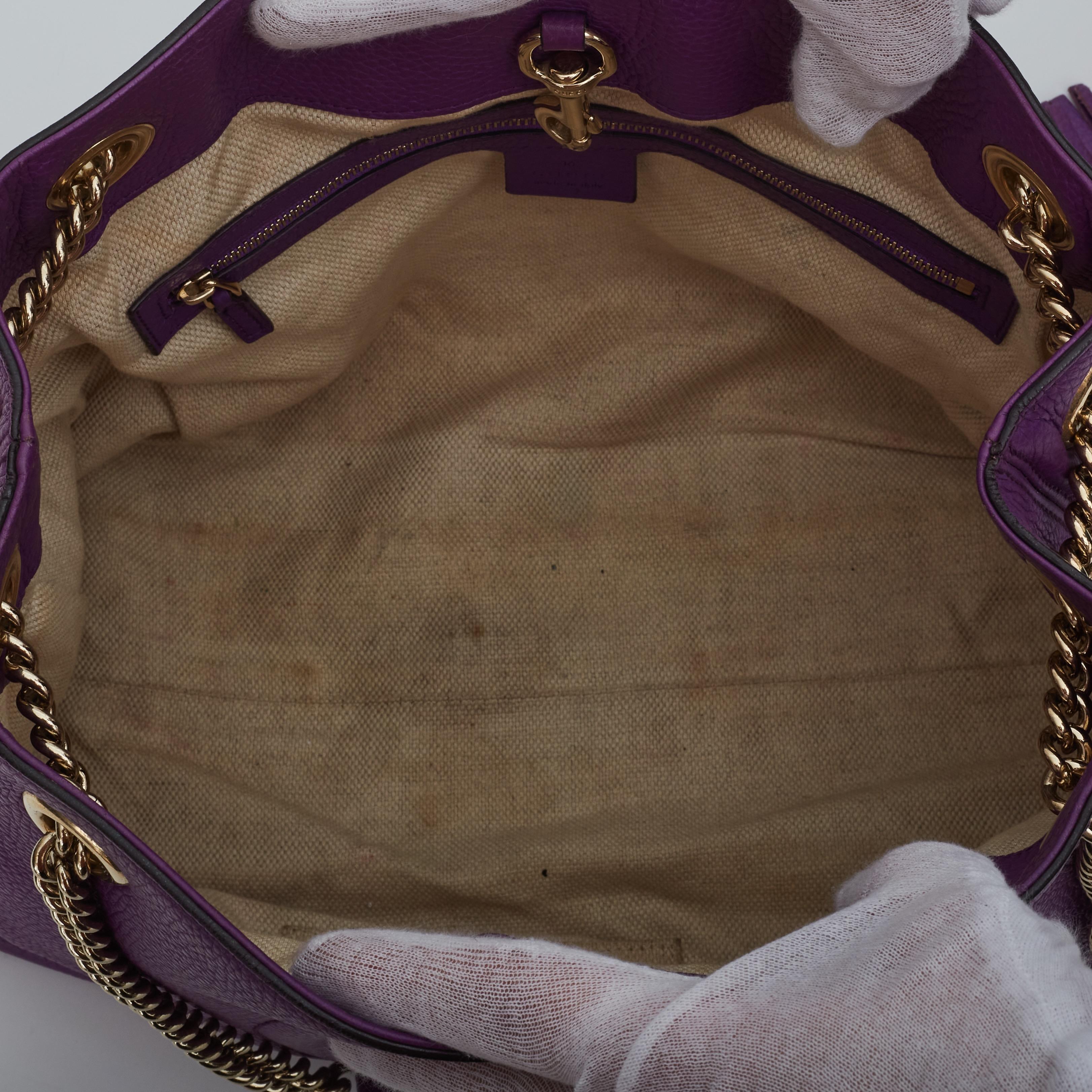 Gucci Pebbled Calfskin Purple Soho Chain Shoulder Bag Medium For Sale 2