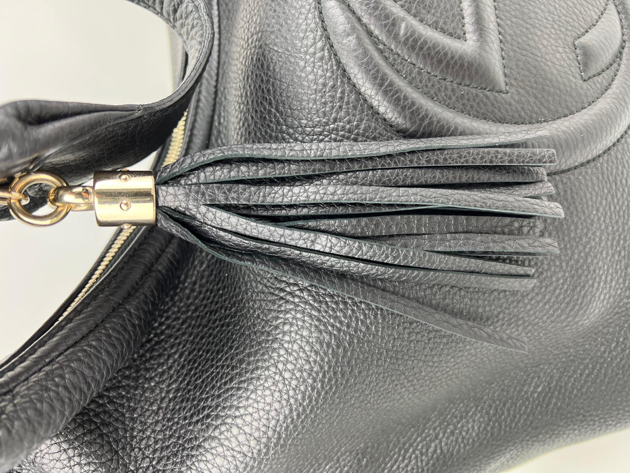 Gucci Pebbled Calfskin Leather Large Soho Hobo Black Tote W/ Tassel Added Insert In Excellent Condition In Freehold, NJ