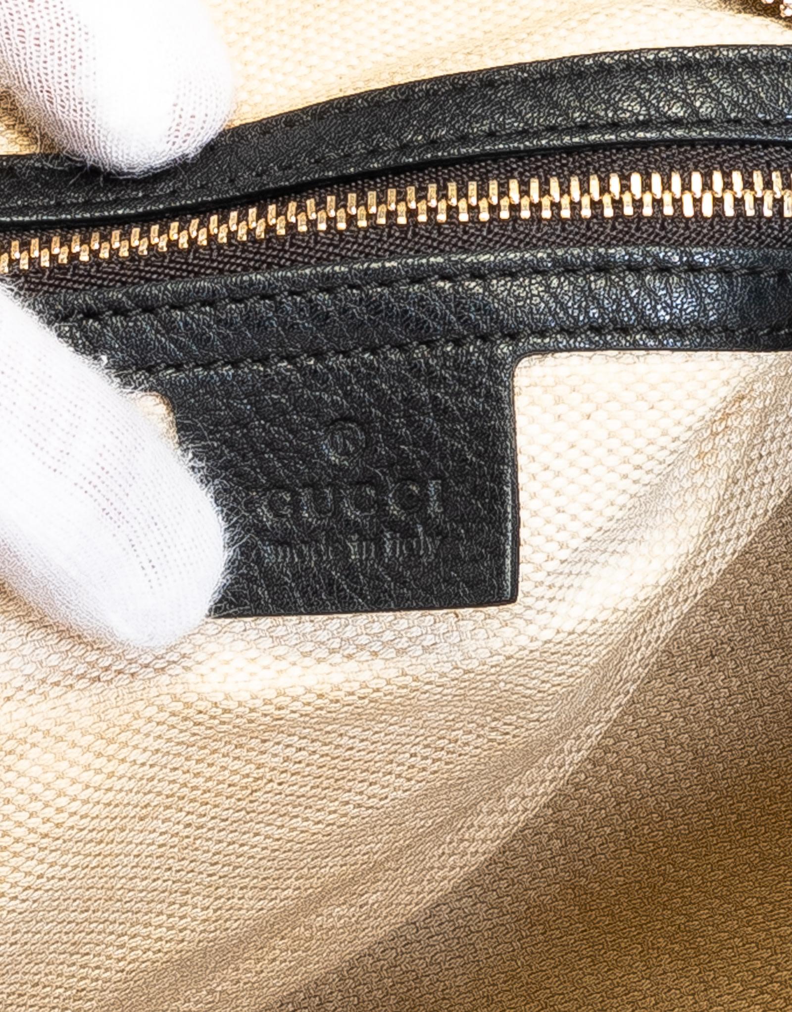 Gucci Pebbled Calfskin Medium Soho Boston Black Handbag In Excellent Condition For Sale In Montreal, Quebec