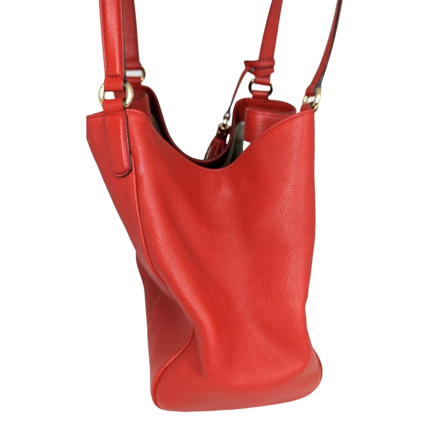 Gucci Pebbled Calfskin Medium Soho Shoulder Bag Red In Excellent Condition In Scottsdale, AZ